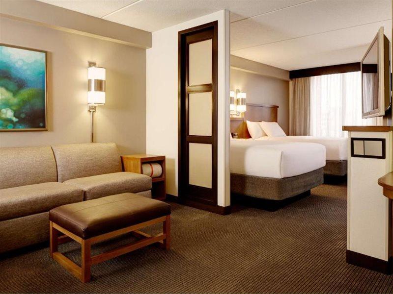 Hyatt Place Greensboro Bagian luar foto