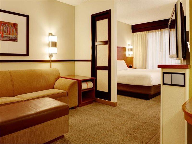 Hyatt Place Greensboro Bagian luar foto