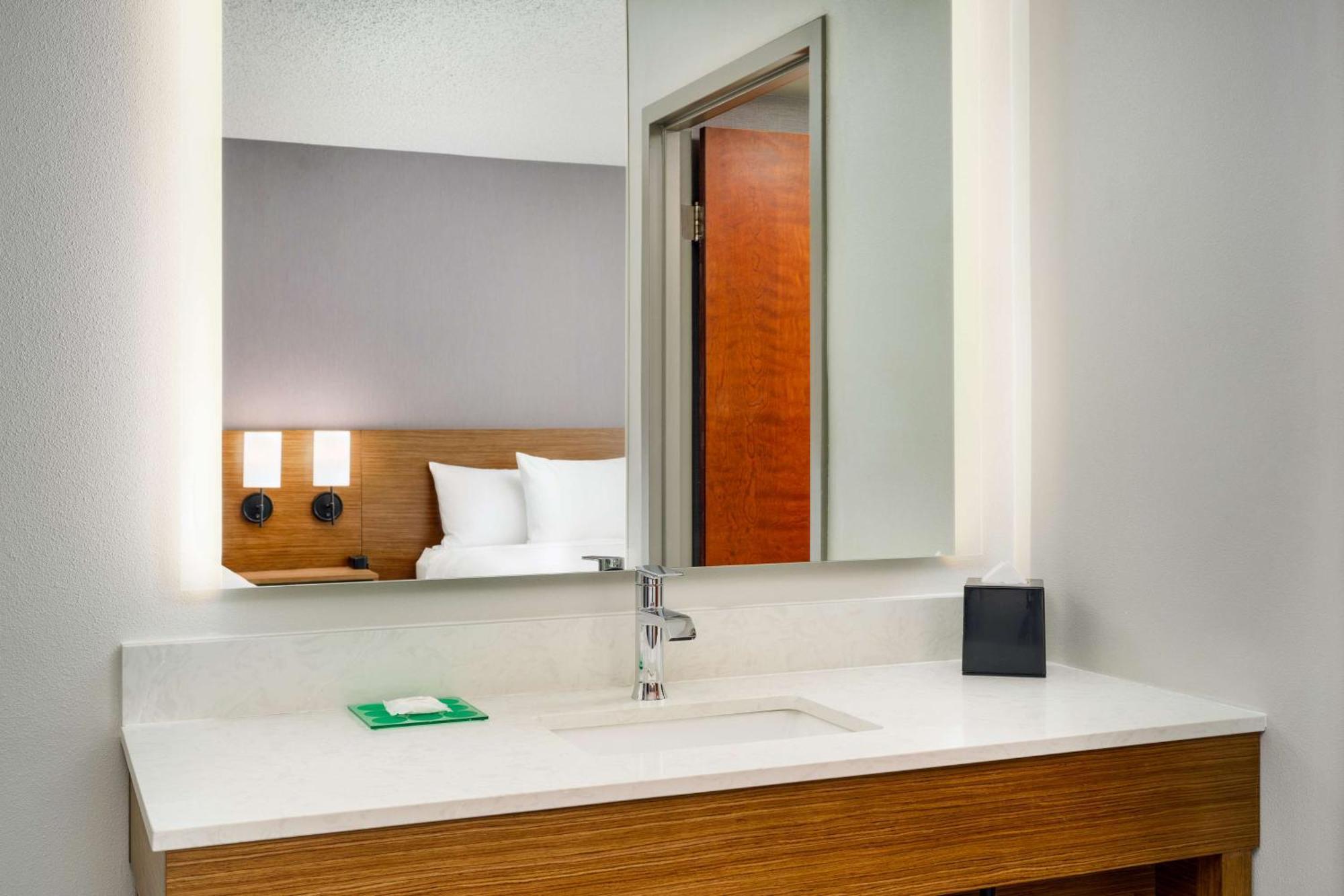 Hyatt Place Greensboro Bagian luar foto