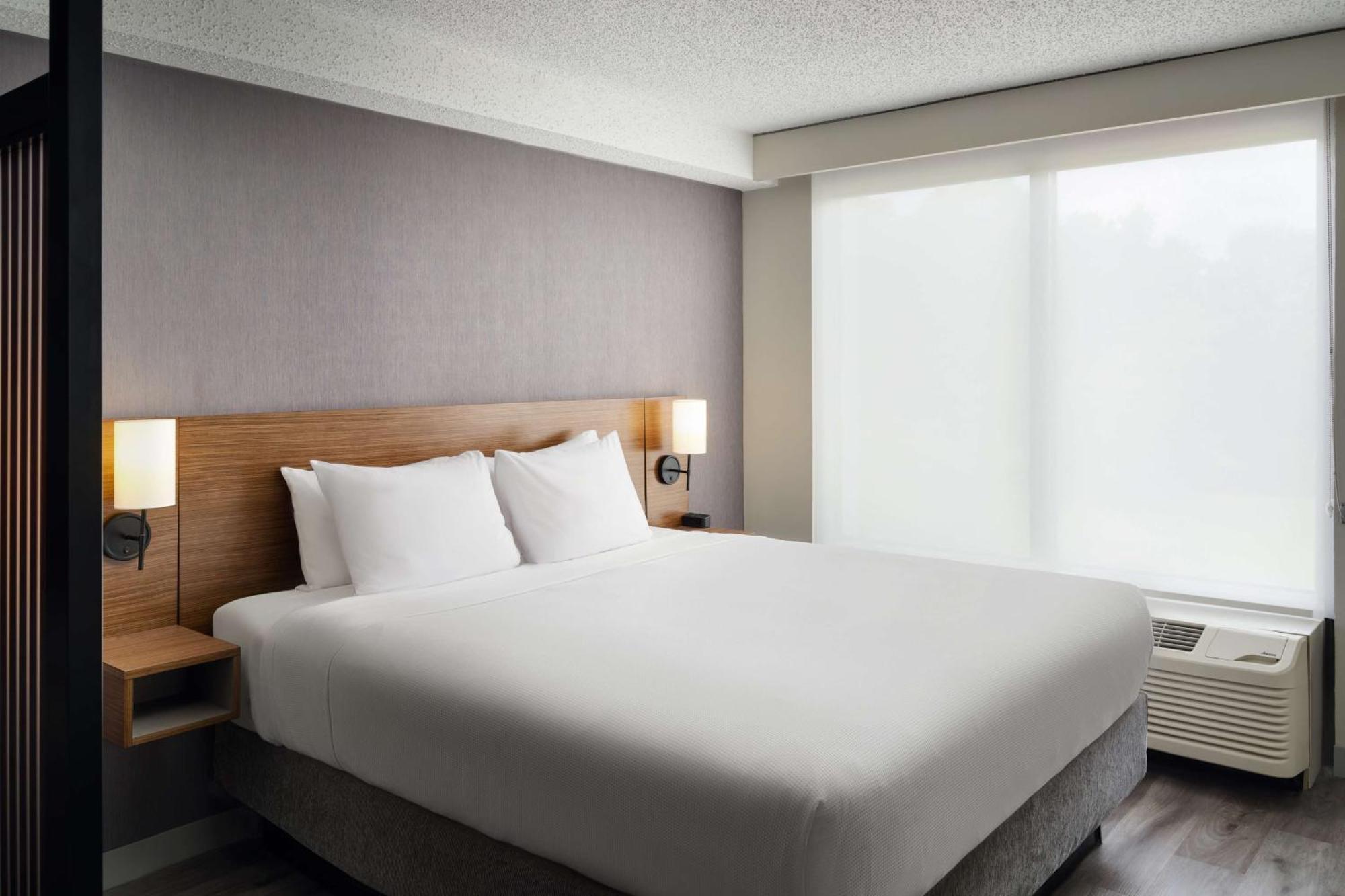 Hyatt Place Greensboro Bagian luar foto