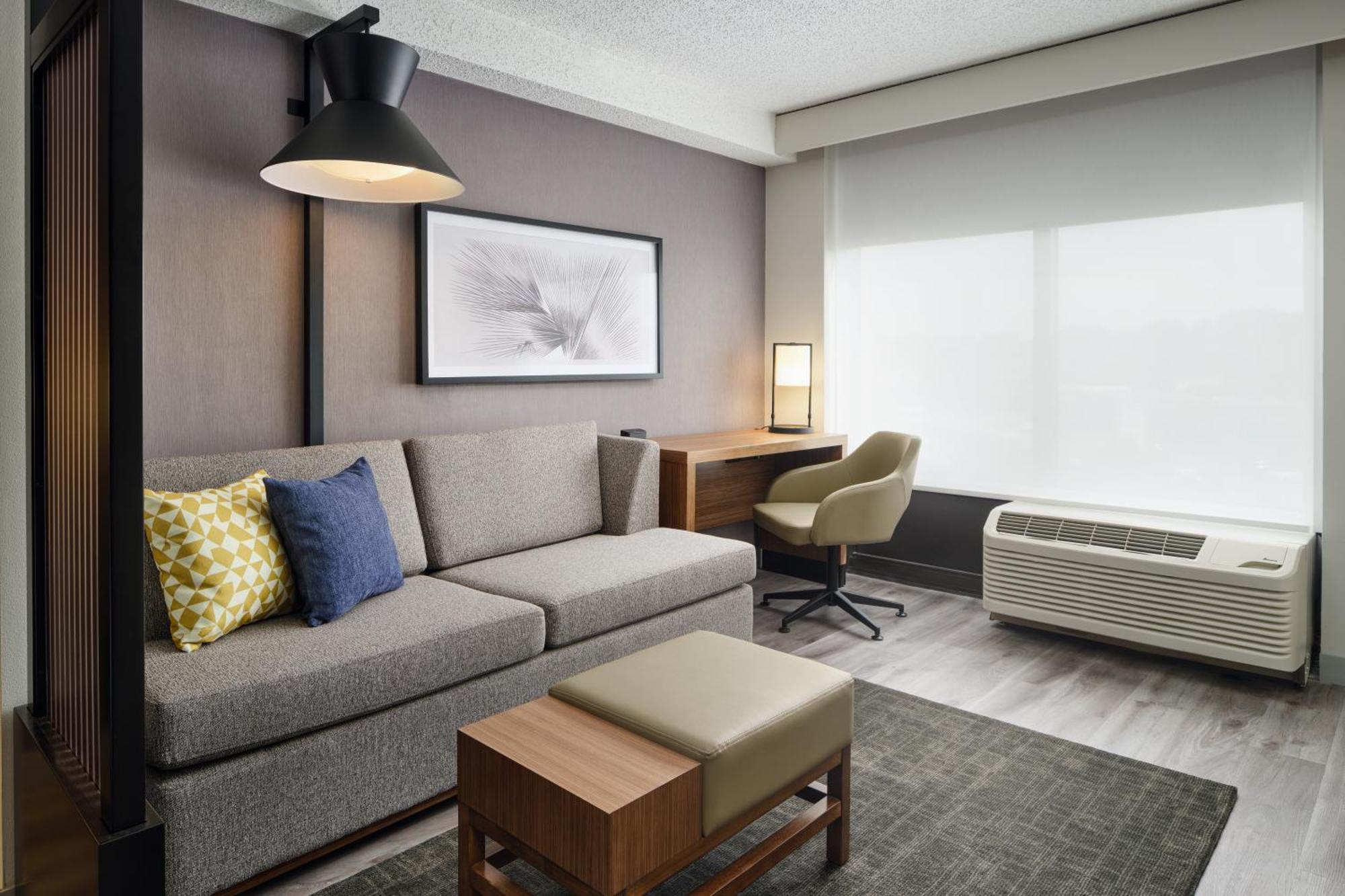 Hyatt Place Greensboro Bagian luar foto